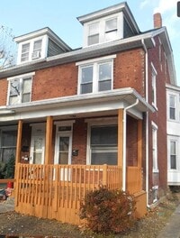 Building Photo - 2422 Boas St