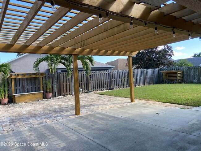 Building Photo - 1847 Abbeyridge Dr