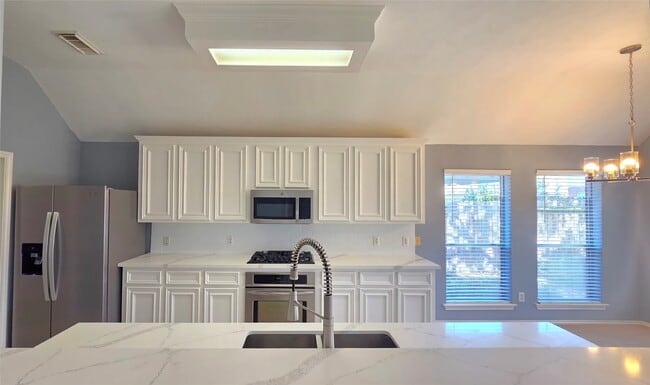 Building Photo - 6139 Rachels Ct