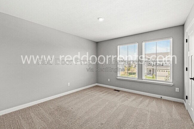 Building Photo - 15648 W Rail Dr