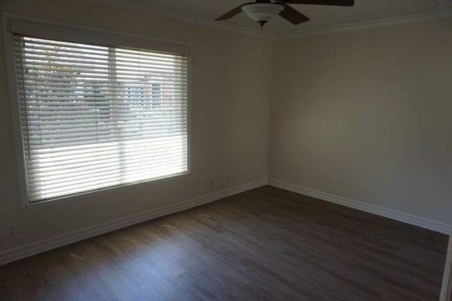 Building Photo - 2423 Minuteman Way