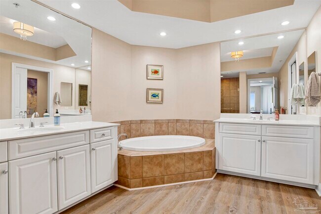 Building Photo - 645 Lost Key Dr