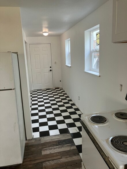 Building Photo - 2024 Woburn St