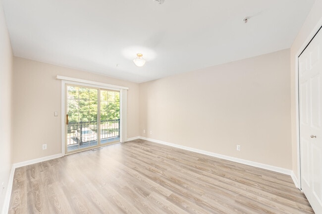 Building Photo - 695 River Park Village Blvd