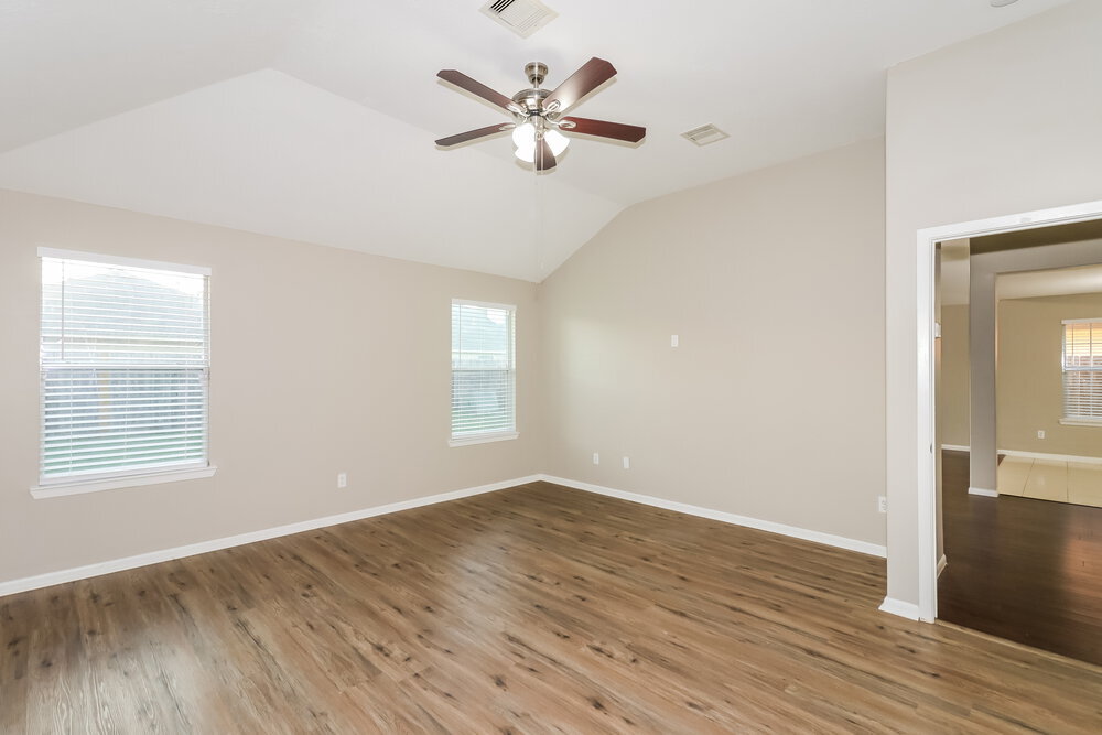 Building Photo - 5911 Shining Leaf Ct