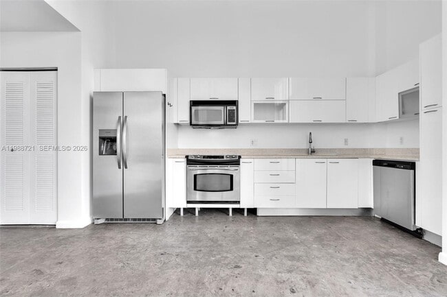 Building Photo - 133 NE 2nd Ave