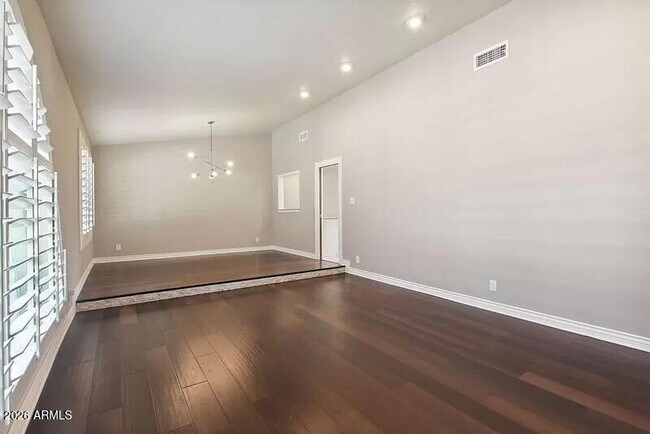 Building Photo - 3013 S Fairway Dr