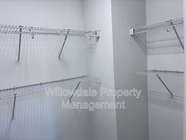 Building Photo - 1056 Midvale Ave