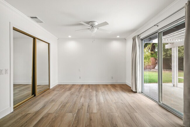 Building Photo - 912 N Camino Condor