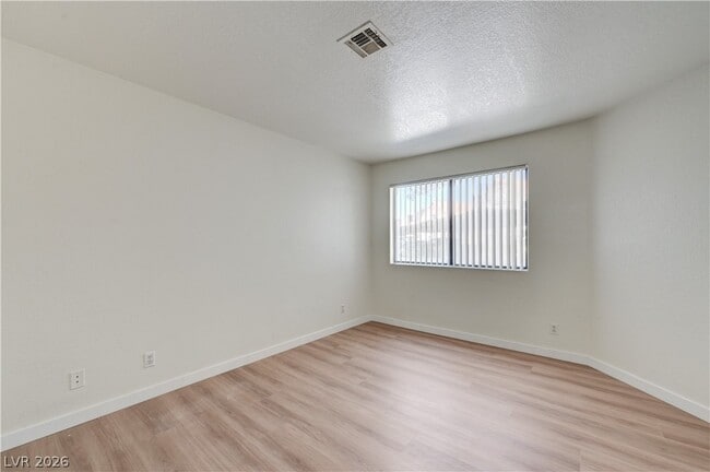 Building Photo - 5018 S Rainbow Blvd