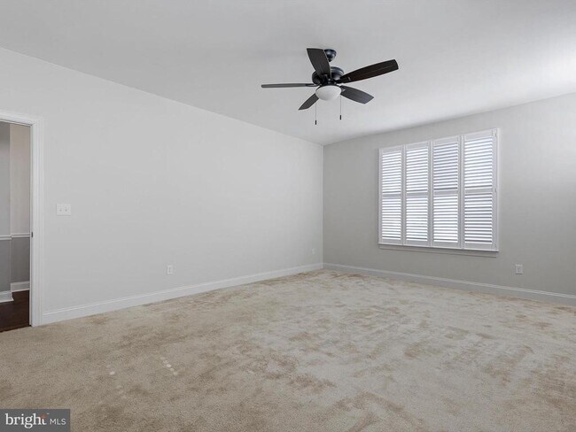 Building Photo - 240 Baldy Ln