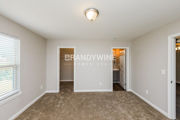 Building Photo - 3332 Lowland Dr