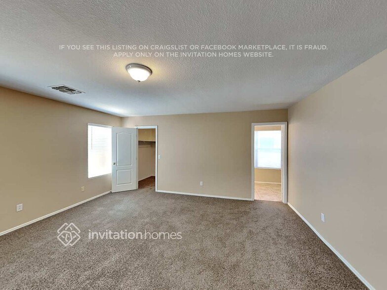 Building Photo - 3075 E Santa Rosa Dr