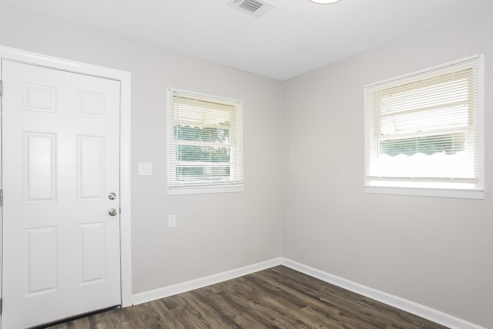 Building Photo - 1952 Williams Dr