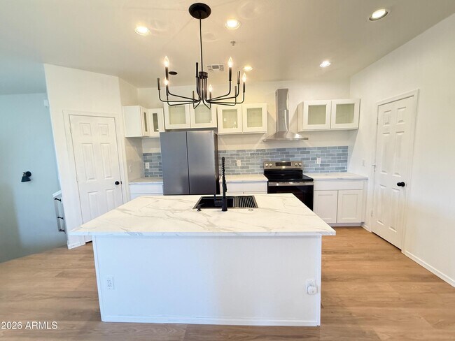 Building Photo - 1330 S Aaron