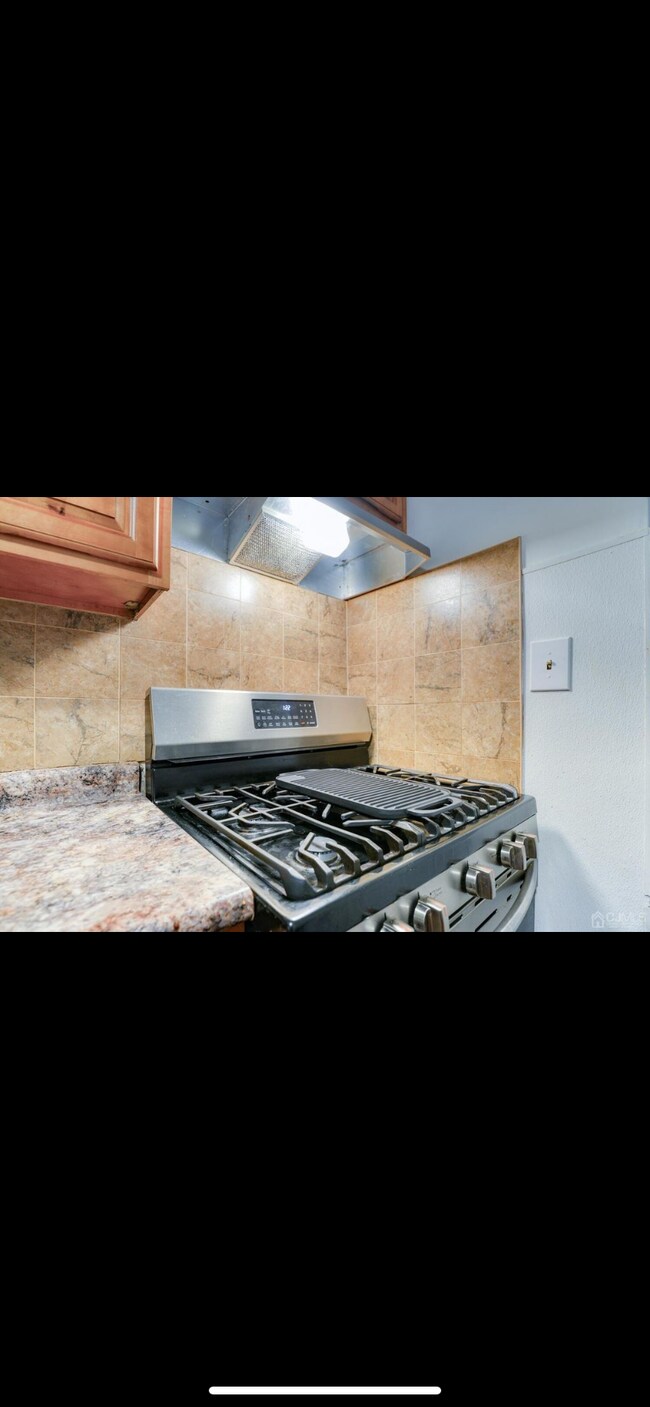 Building Photo - 500 S Center St