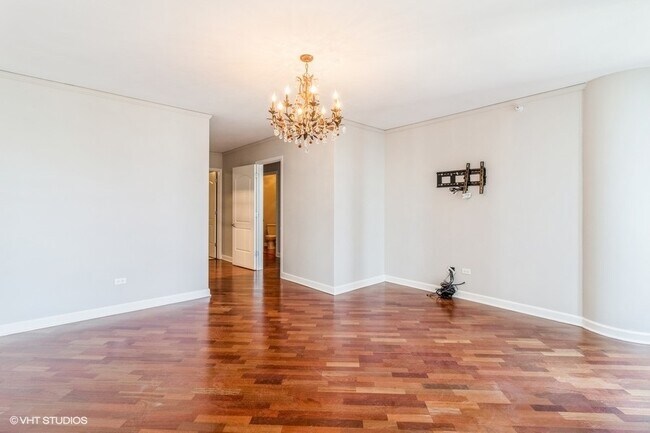 Building Photo - 420 E Waterside Dr