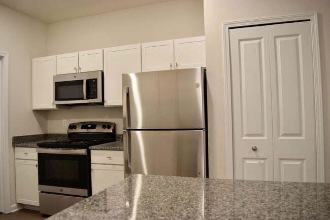 Building Photo - 29330 Towne Center Cir