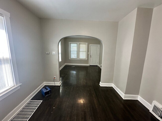 Building Photo - 4907 Tod Ave