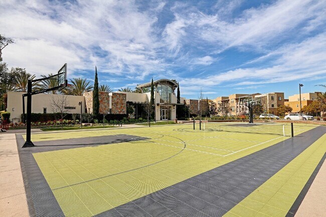 Building Photo - 13021 Central Ave