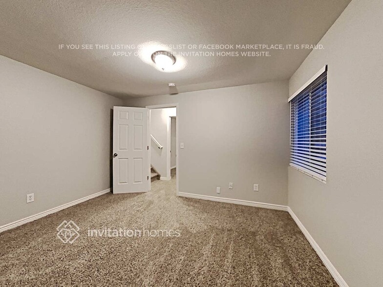 Building Photo - 5554 Kingsboro Dr