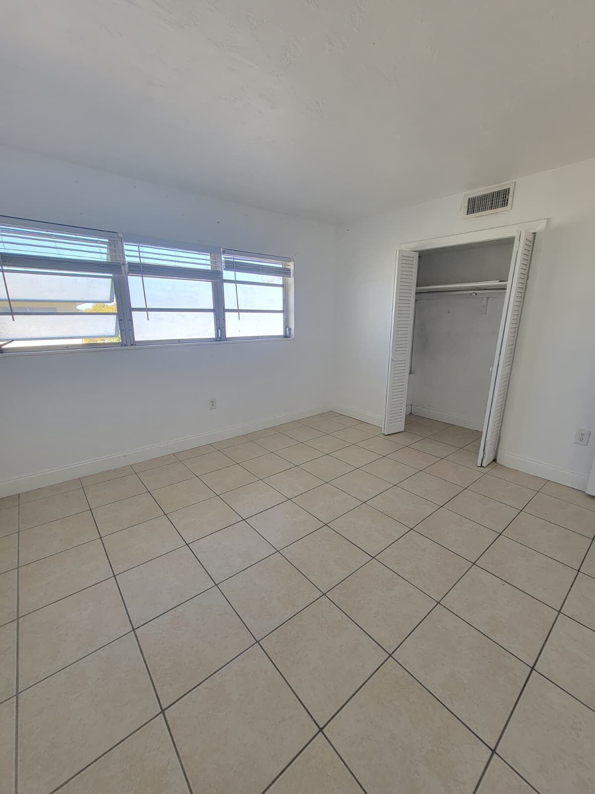 Building Photo - 2005 Sans Souci Blvd