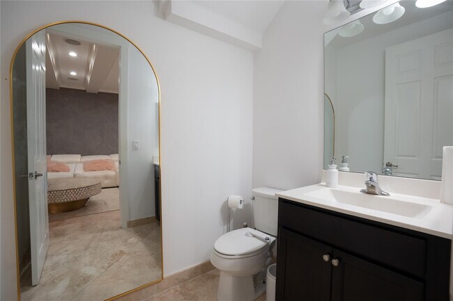 Building Photo - 4041 Devenshire Ct