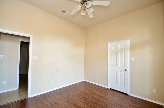 Building Photo - BEAUTIFUL New Home Available NOW!