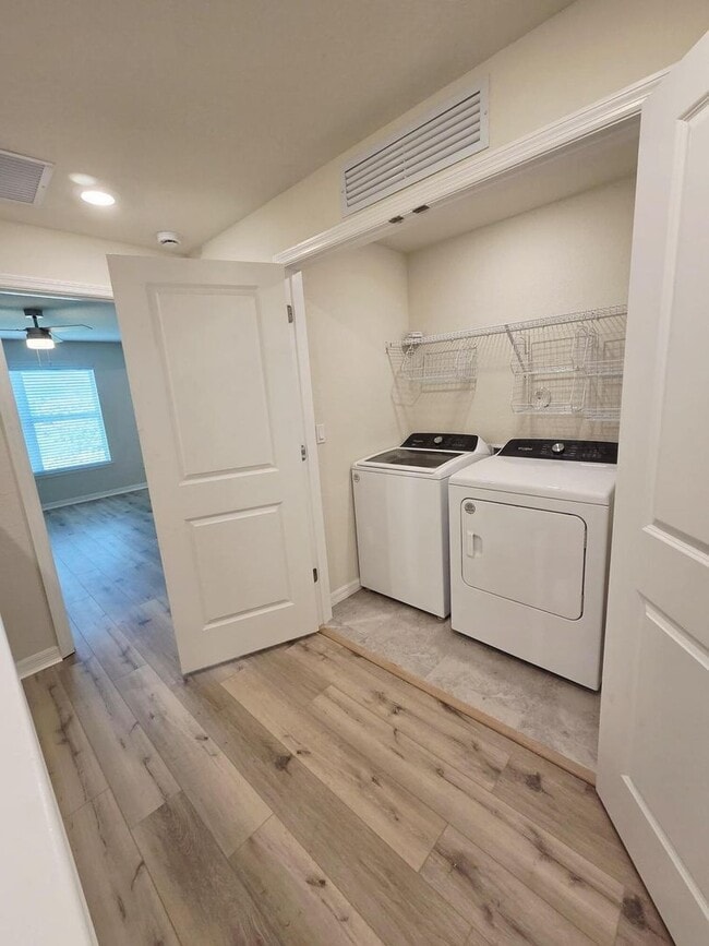 Building Photo - 3213 Watercress Dr