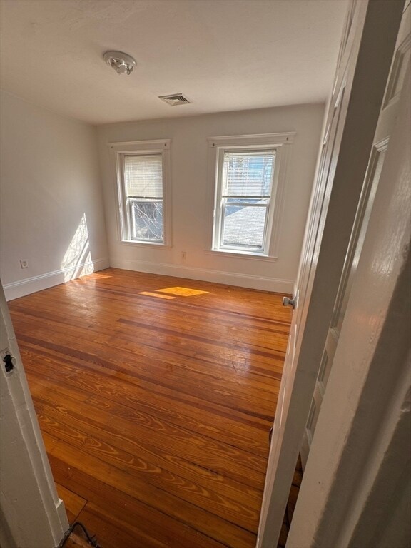 Building Photo - 14 Lyndhurst St