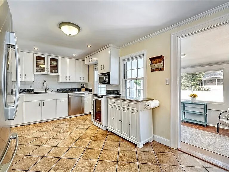 Building Photo - 760 Lynn Fells Pky