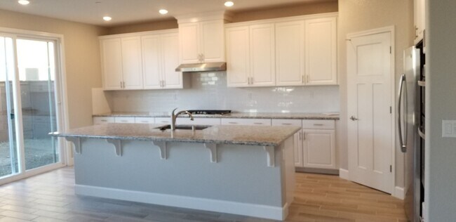 Building Photo - 1561 Osborn Dr