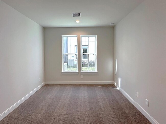 Building Photo - 2716G Grand Fountains Dr