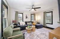 Building Photo - 303 E Washington St