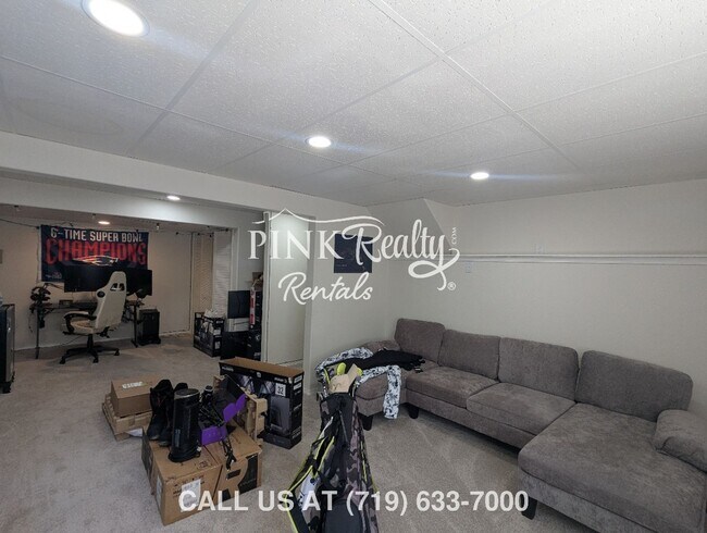 Building Photo - 955 Lords Hill Dr