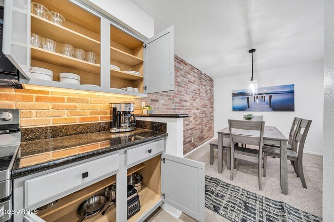 Building Photo - 8787 E Mountain View Rd