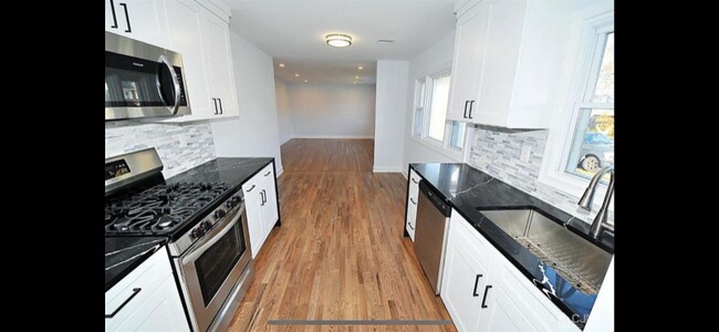 Building Photo - 24 Prescott St