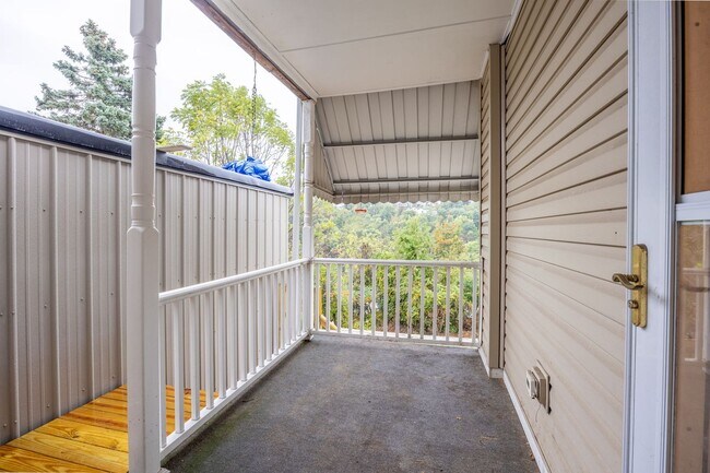 Building Photo - Comfort Meets Style: 3-Bedroom Home with Spacious Backyard in Pittsburgh
