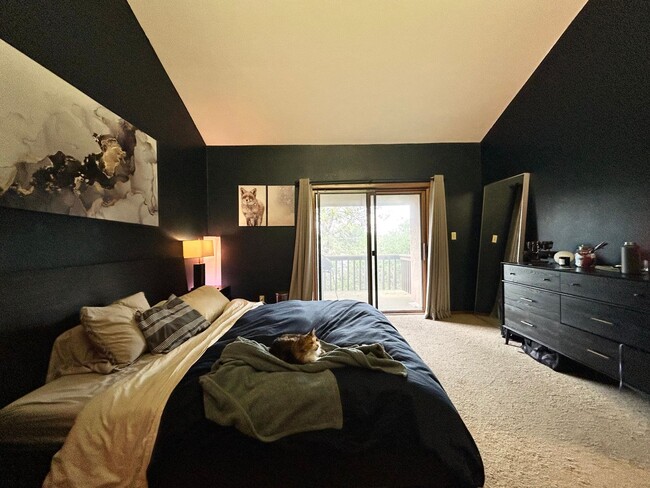 Building Photo - Spacious 2Bd/2.5Ba Luxury Loft-Style Condo...