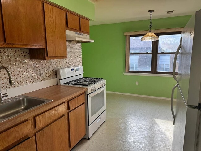 Building Photo - 1524 Raspberry Ct