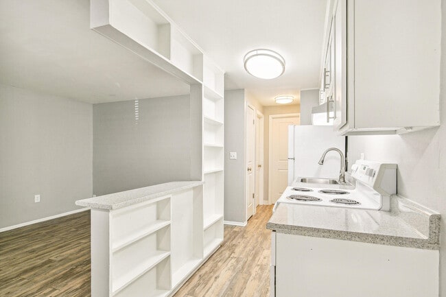 Building Photo - 1445 Detroit