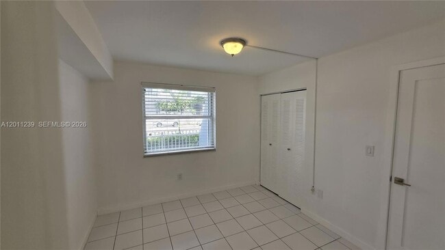 Building Photo - 2575 SW 27th Ave
