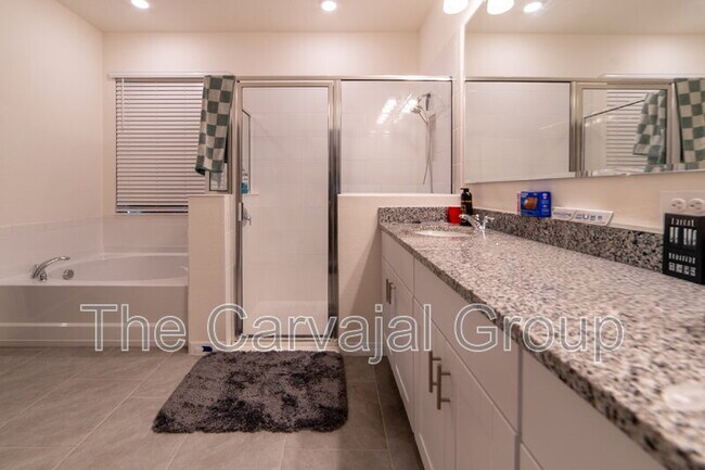 Building Photo - 1813 Walnut Crk Dr