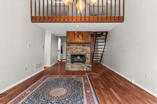 Building Photo - 102 Windwood Ln