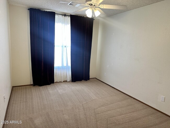 Building Photo - 12437 S 38th Pl