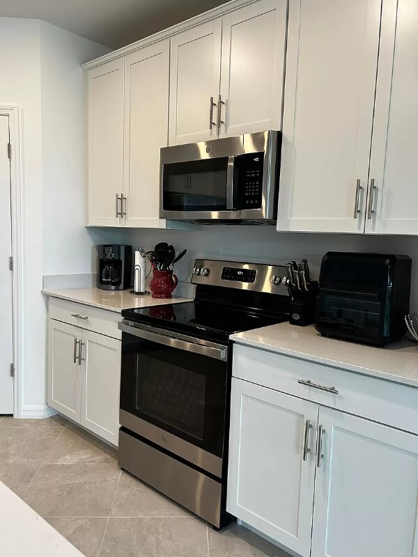 Building Photo - 12021 Santaluz Dr