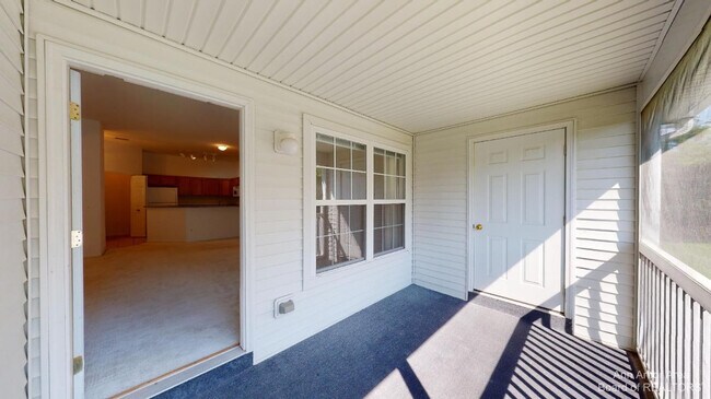 Building Photo - 2802 S Knightsbridge Cir