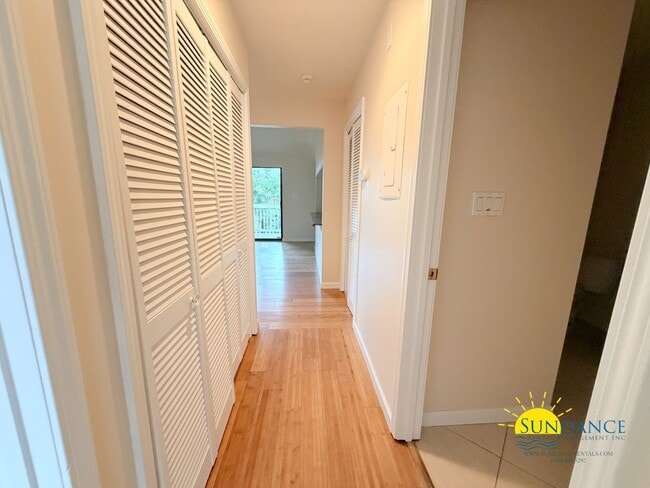 Building Photo - Charming 2 Bedroom Unit in Fort Walton Beach!