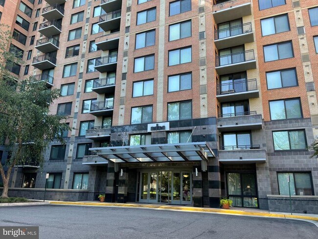 Building Photo - 2451 Midtown Ave