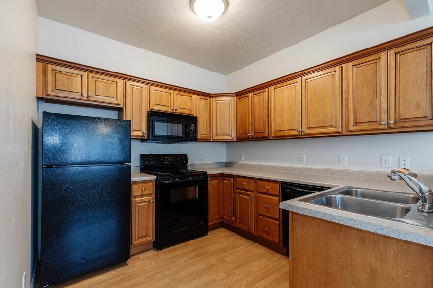 Building Photo - 484 W 1490 N